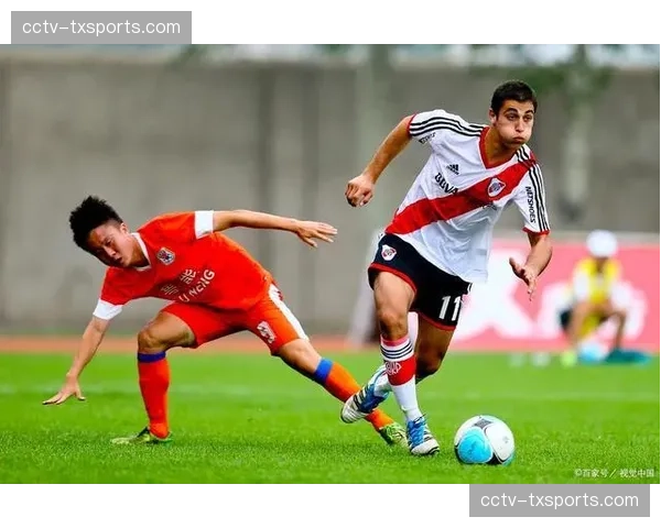 爱荷华州立大学垒球队2月8日16-4大胜巴特勒大学，五局提前结束